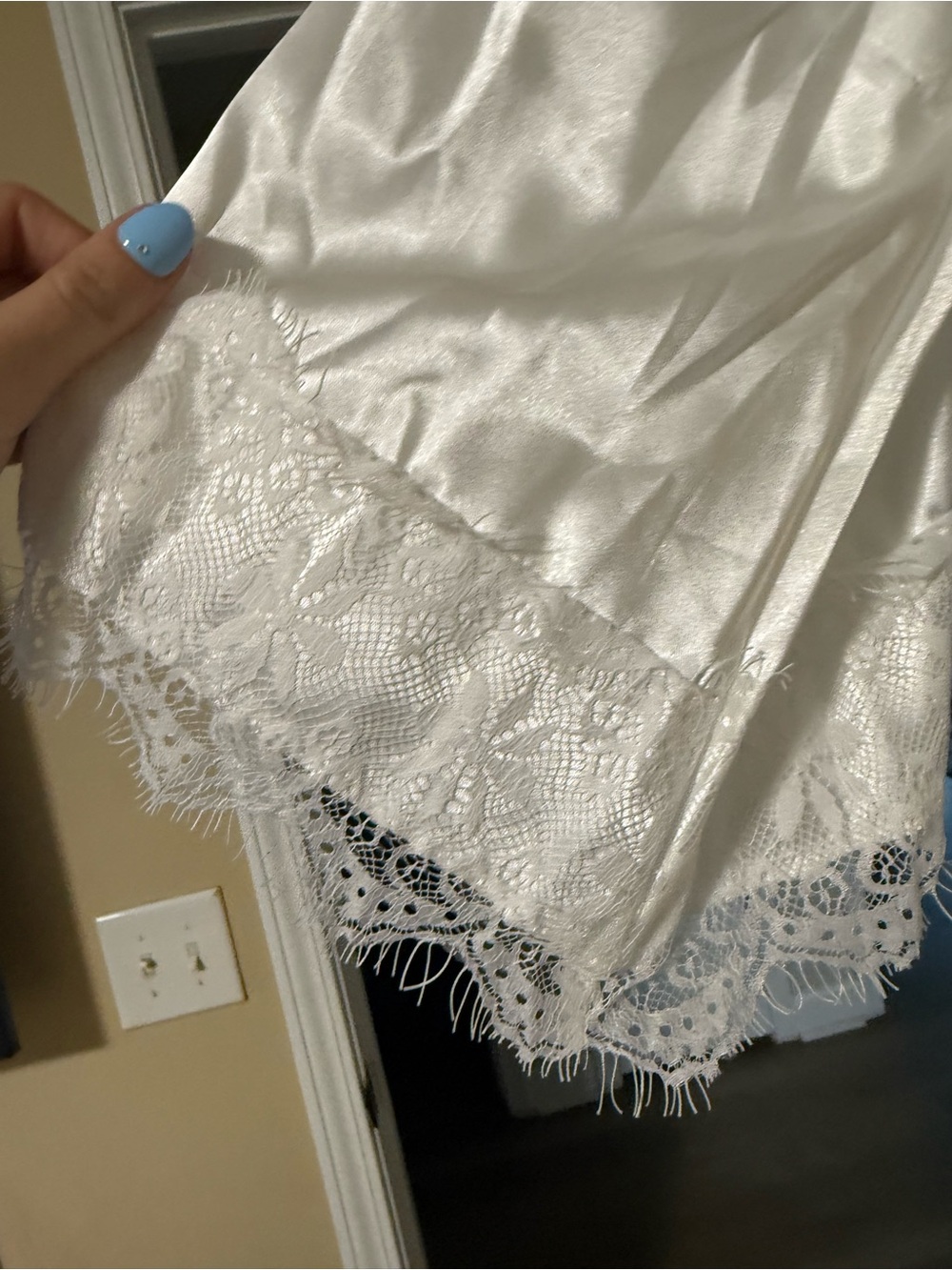 White Silk Lace Robe - Picture 2 of 2
